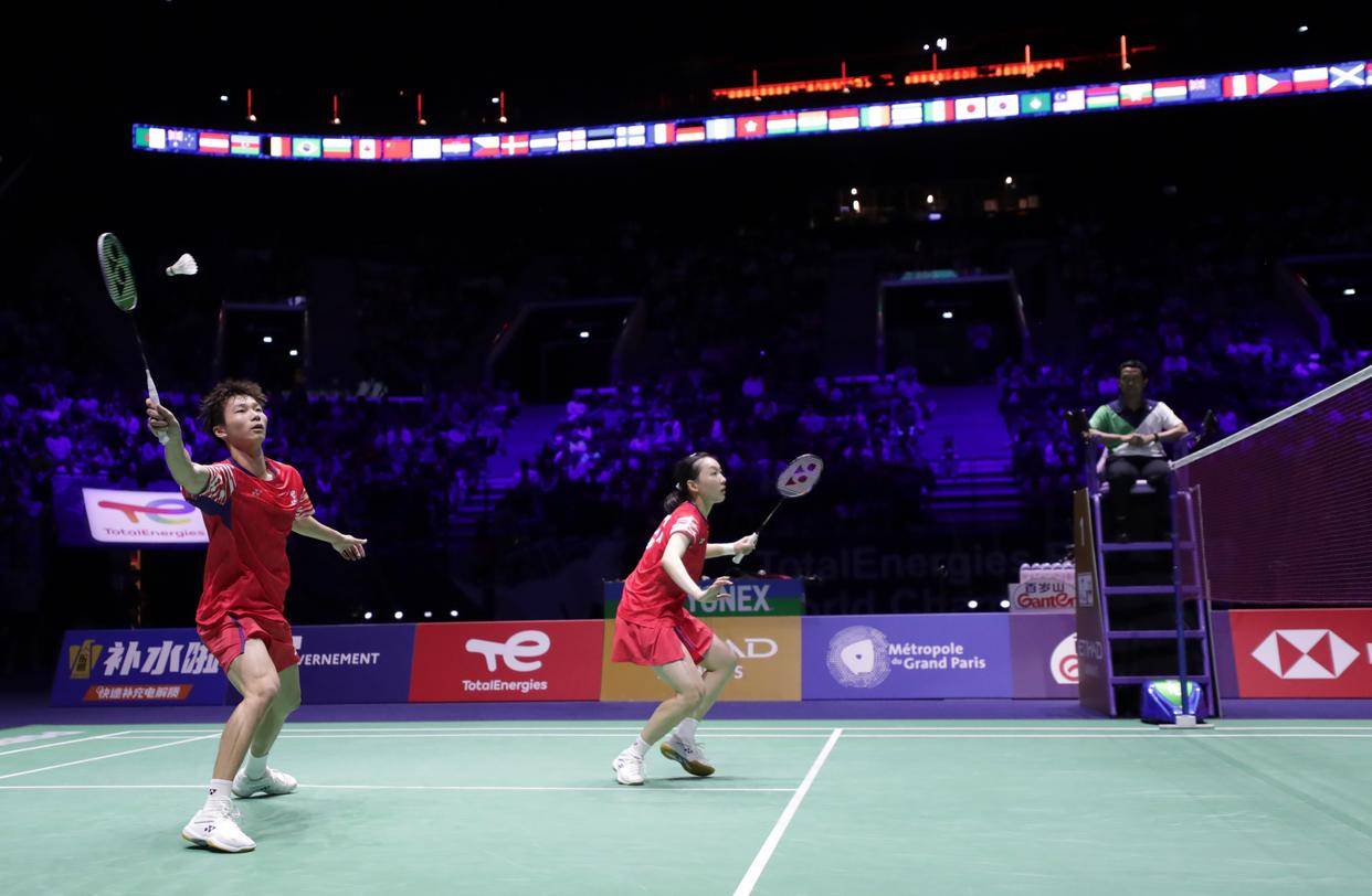 足球体系中 足球体系中