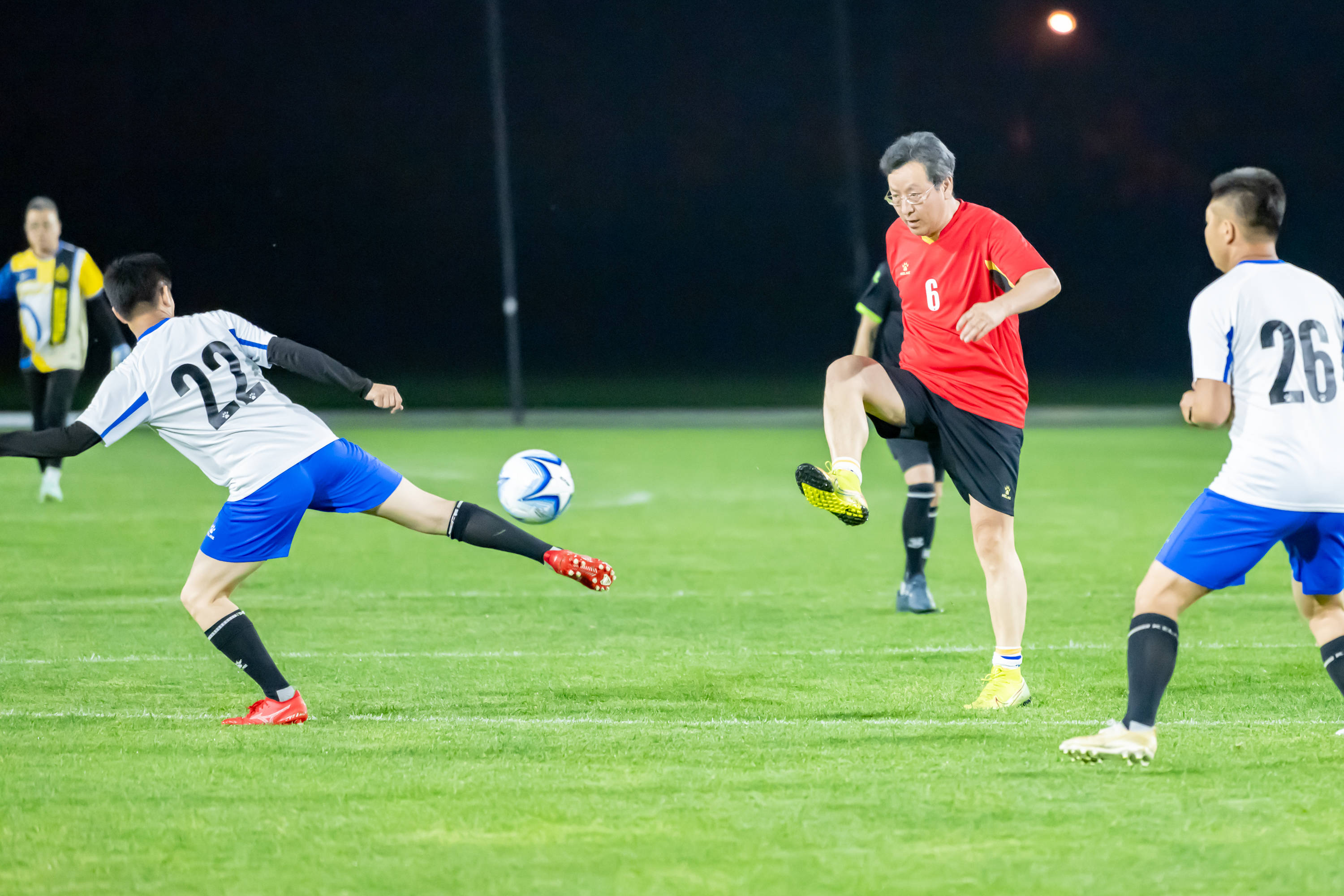 屡屡斩获佳 屡屡斩获佳
